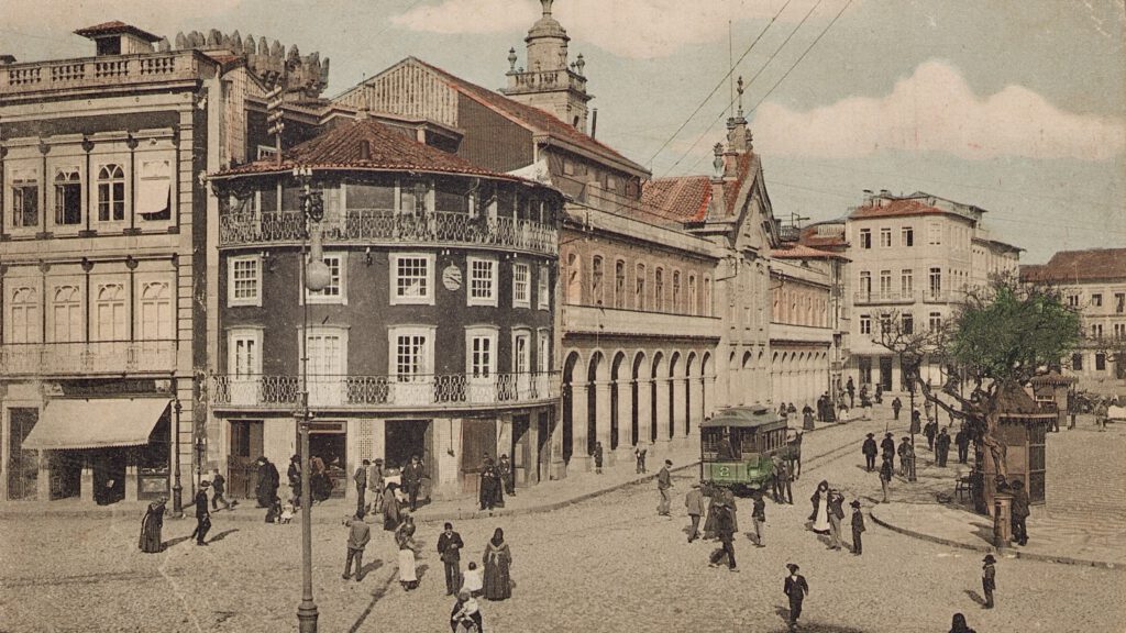 Mule tram at the Arcada